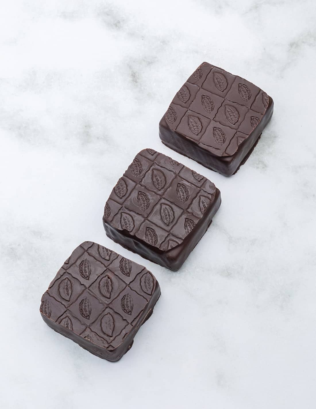 Bitter black ganache - pack of 4 or 8 - Chocolat Beussent Lachelle Bitter black ganache - pack of 4 or 8 - Chocolat Beussent Lachelle                                 2