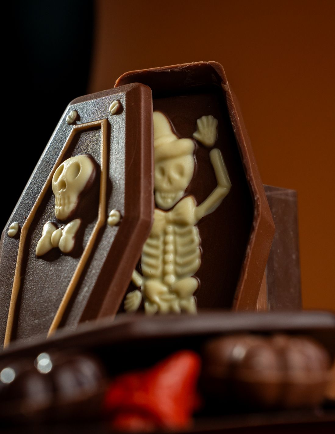 Surprise coffin                                 2